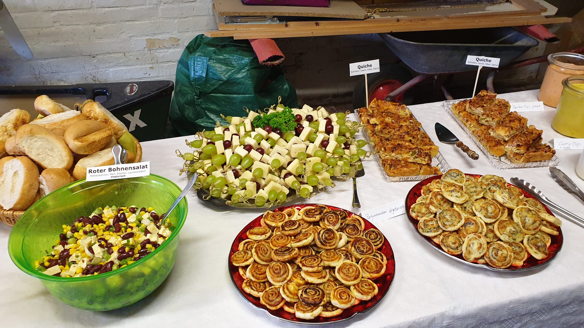 das Buffet ist min. 10 Meter lang